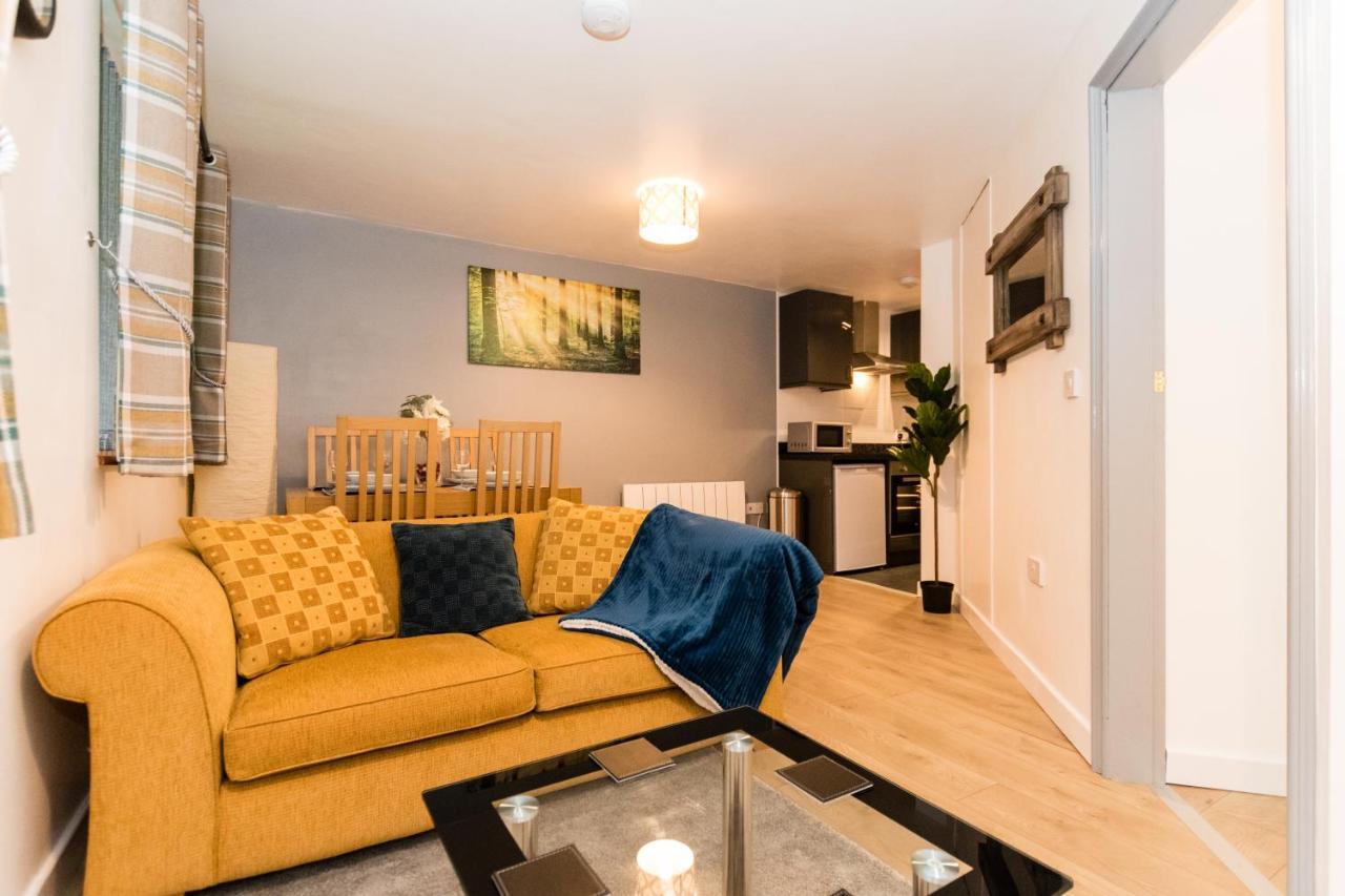 1 Bedroom Newton Apartment L Free Parking L Wigan Royal Infirmary L Haigh Hall L Central Location 외부 사진