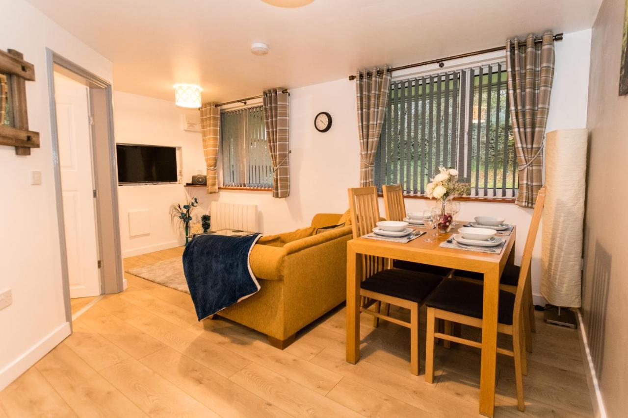 1 Bedroom Newton Apartment L Free Parking L Wigan Royal Infirmary L Haigh Hall L Central Location 외부 사진