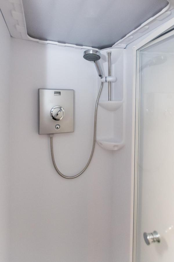 1 Bedroom Newton Apartment L Free Parking L Wigan Royal Infirmary L Haigh Hall L Central Location 외부 사진
