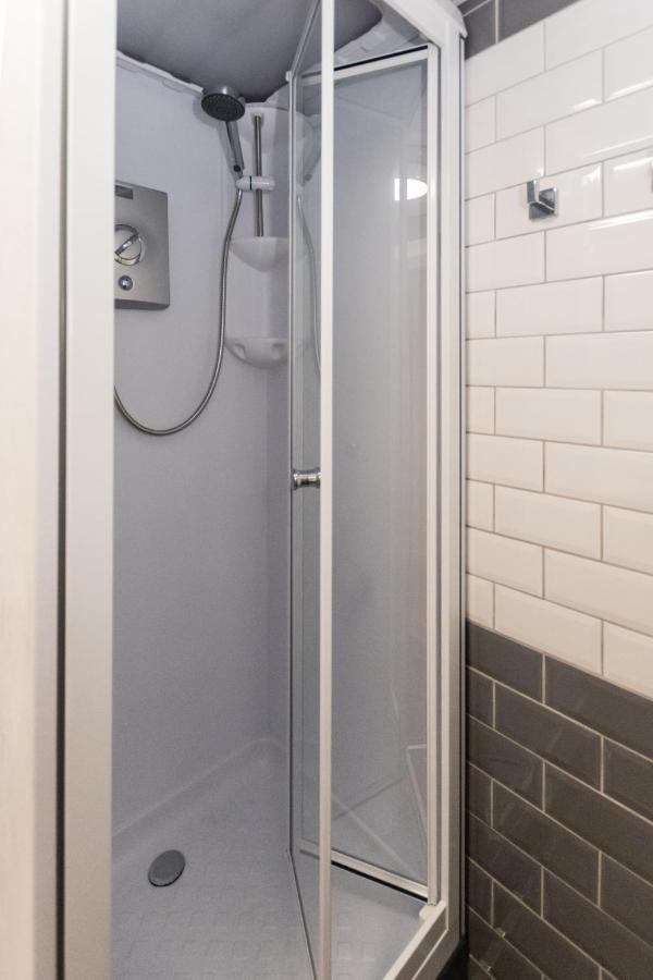 1 Bedroom Newton Apartment L Free Parking L Wigan Royal Infirmary L Haigh Hall L Central Location 외부 사진