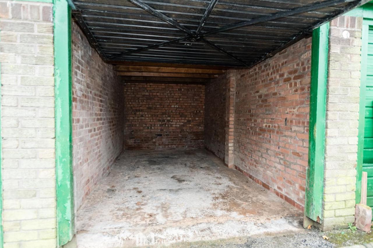 1 Bedroom Newton Apartment L Free Parking L Wigan Royal Infirmary L Haigh Hall L Central Location 외부 사진
